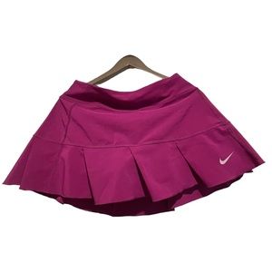 ✔️ Women’s Nike skirt